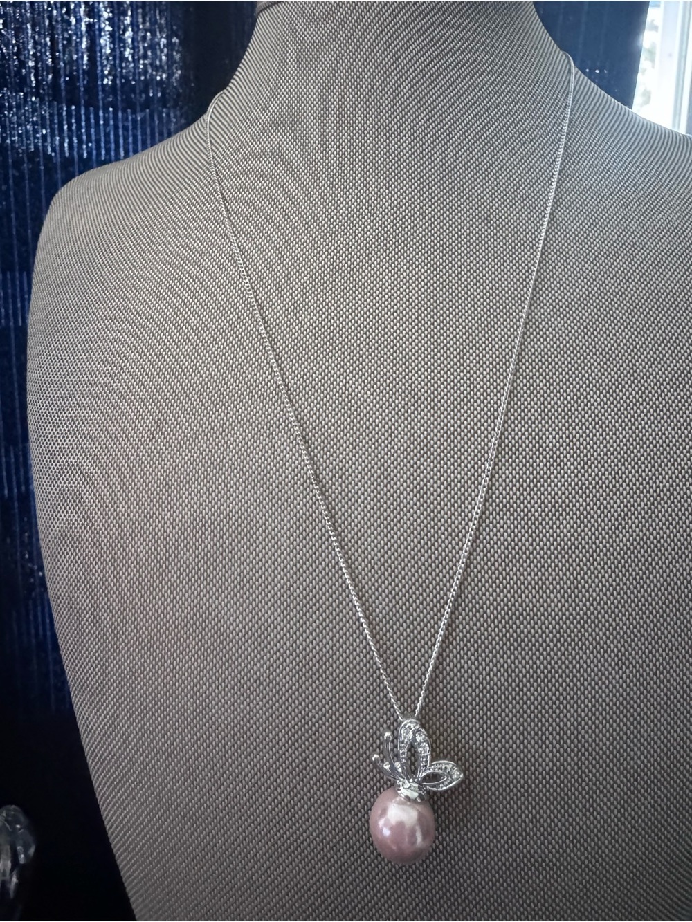 Delicate Silver Necklace with Pink Pearl Pendant